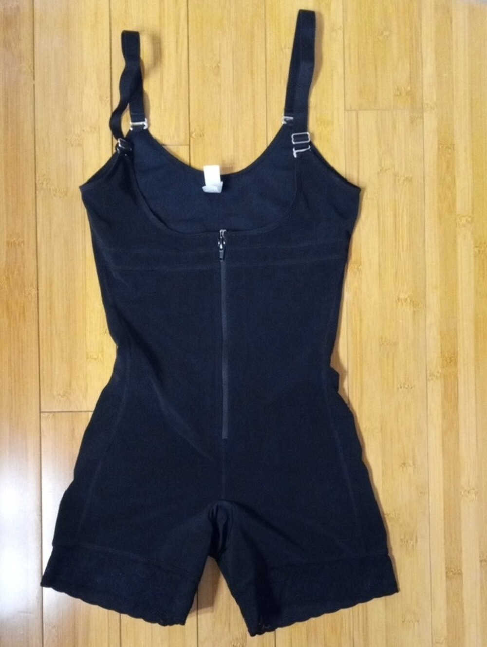 Yianna Black Women’s Shapewear Bodysuit with Front Zip. Size Small